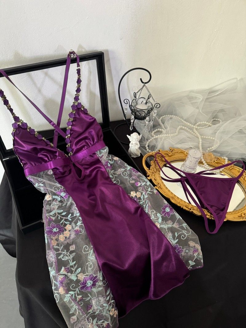 Dnika Sexy Lingerie Zijden Splicing Perspectief Verleiding V-hals Nachthemd Bloemen Jarretelrok Set_voghion.com