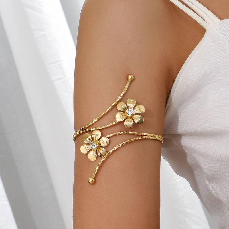 New Creative and Personalized Women's Fashion Bracelet Metal Exaggerated 3D Flower Set Diamond Bracelet Simple Opening Adjustable Body Jewelry_voghion.com