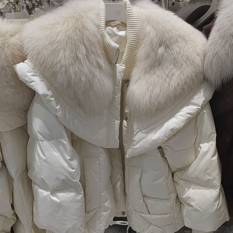 Vêtements pour femmes nouveau châle en fourrure de renard épaissi pour femmes d'hiver grand col en fourrure veste chaude en canard blanc moyen et long_voghion.com
