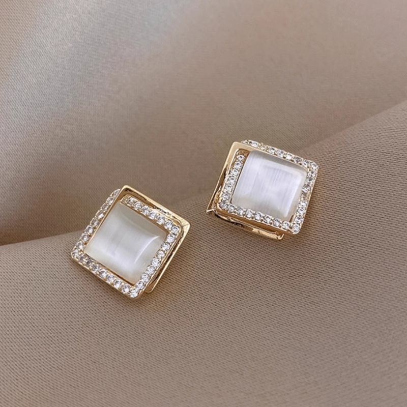 Women's Earrings geometric rhombus earrings for women with diamonds 2023 new trendy simple compact temperament internet celebrity ear jewelry_voghion.com
