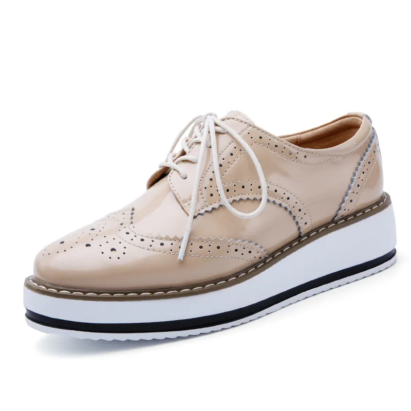 Outdoor leather shoes for women with medium heels and deep vamp, loafers_voghion.com