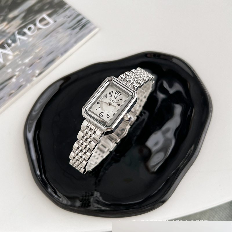 Montres pour femmes, montre à quartz carrée rétro classique pour femmes avec lumière minimaliste, montre classique exquise haut de gamme de luxe pour femmes_voghion.com