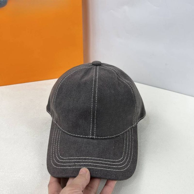 Classic High Quality Solid Color Design Versatile Baseball Cap Breathable Fabric Letter Adjusting Head Circumference Size Couple Hats_voghion.com