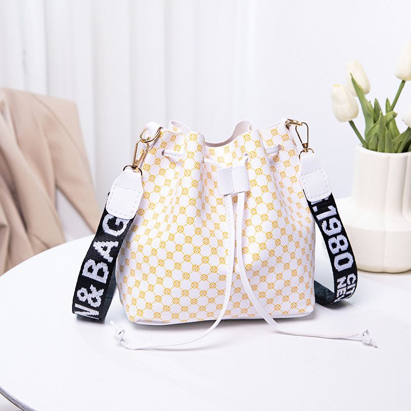 Fashion Bucket Bag Women's Bag Soft Leather Large Capacity Textured Shoulder Messenger Bag_voghion.com