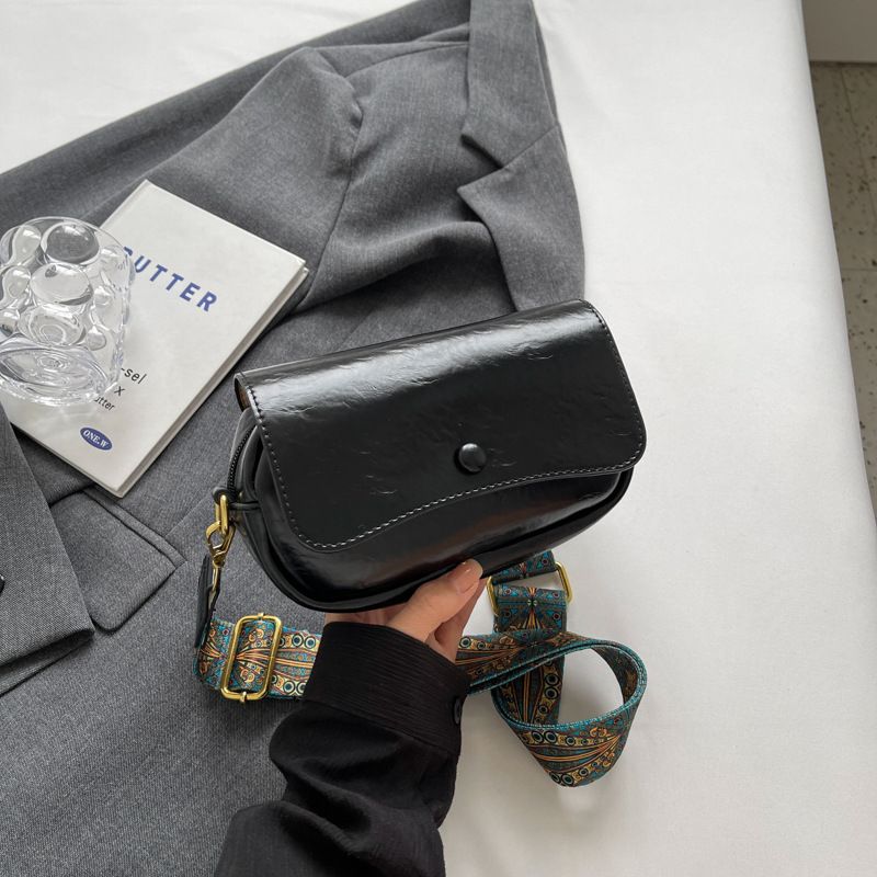 Petit sac en cuir souple pour femmes, sacoche d'été haut de gamme, Design de Niche, large sangle, petit sac carré à la mode, nouvelle collection 2023_voghion.com