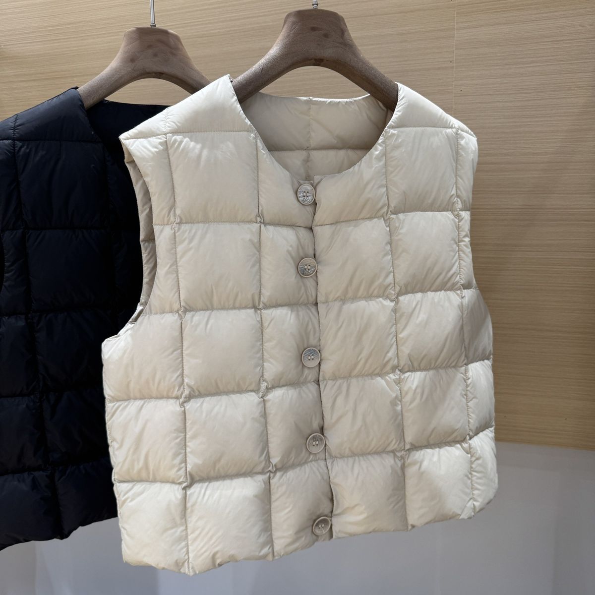 90 White Duck Inner Wear 2025 Autumn Winter Down Jacket Women New Warm Vest Plaid Sleeveless Coat_voghion.com