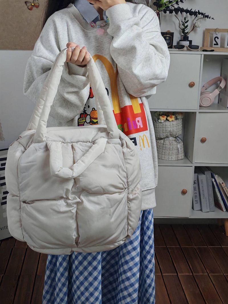 Bolsa tote de algodão macio em formato de diamante de alta qualidade, grande capacidade, para mulheres, nova bolsa de ombro versátil para outono e inverno 2024_voghion.com