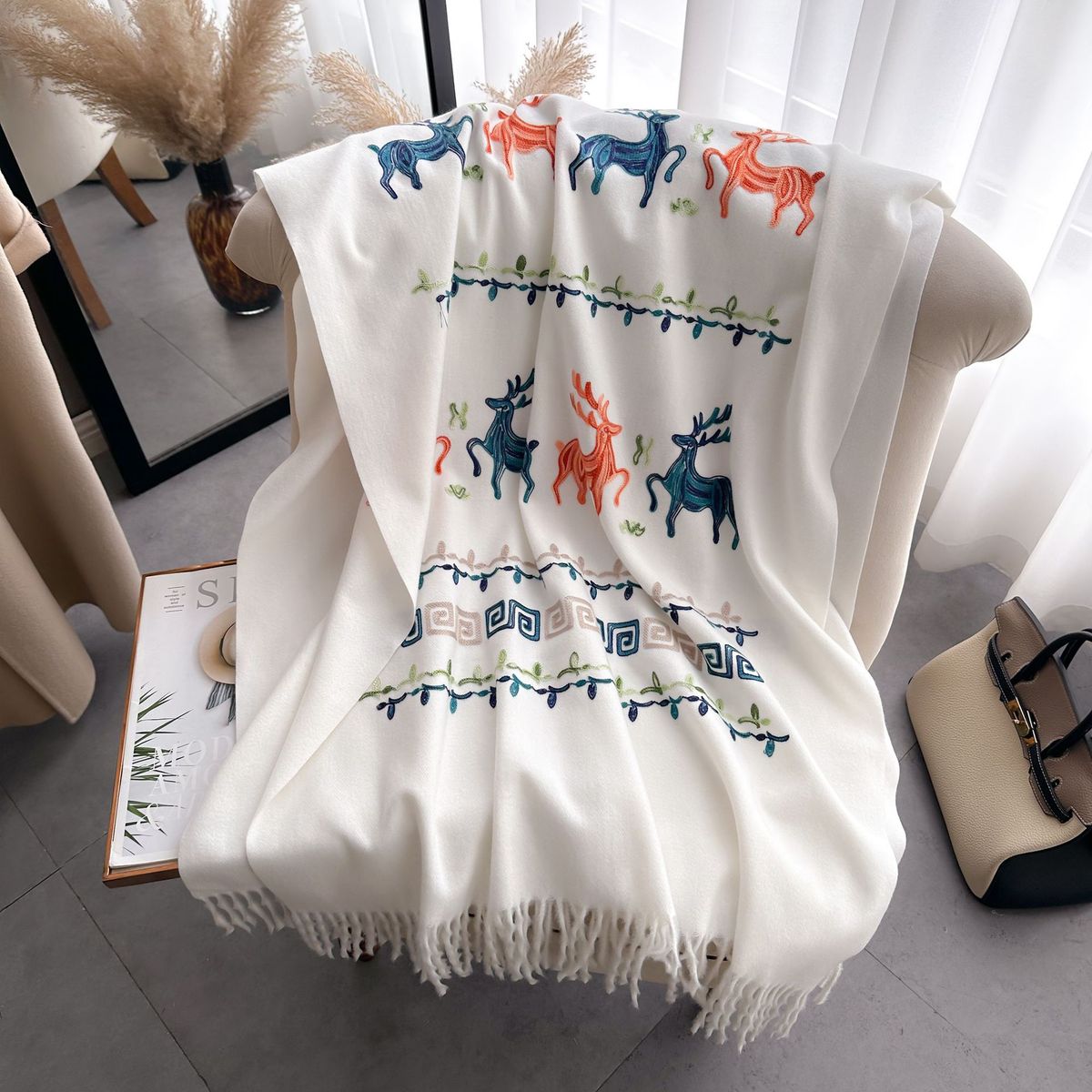 Autunno e inverno stile etnico pianta fiori moda personalità ricamo cashmere donna sciarpa calda aria_voghion.com