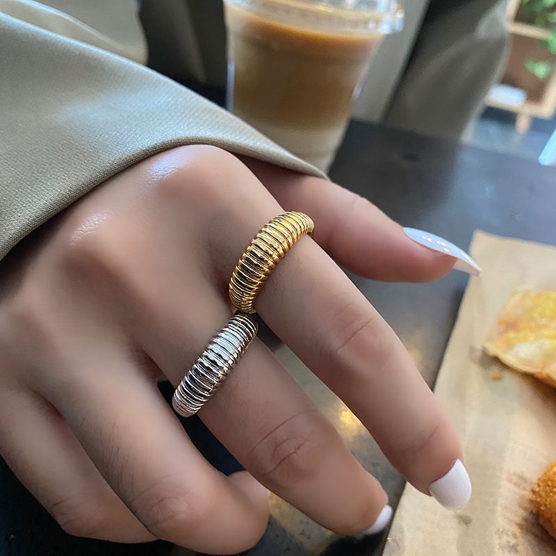 French-style Adjustable Horn Design Ladies Ring_voghion.com