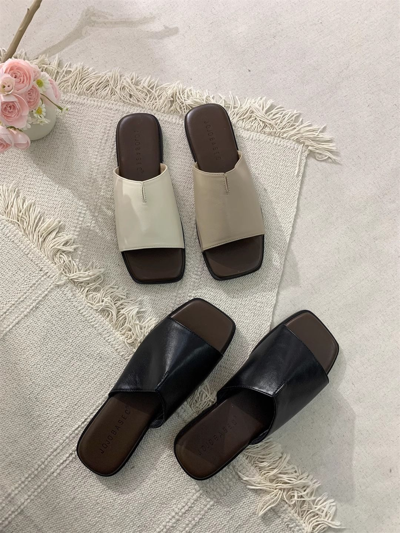 Lip Home Anti Leather 2024 New Sandal One Line Summer Fahion Veratile Flat Bottom Soft Sole External Wearing_voghion.com