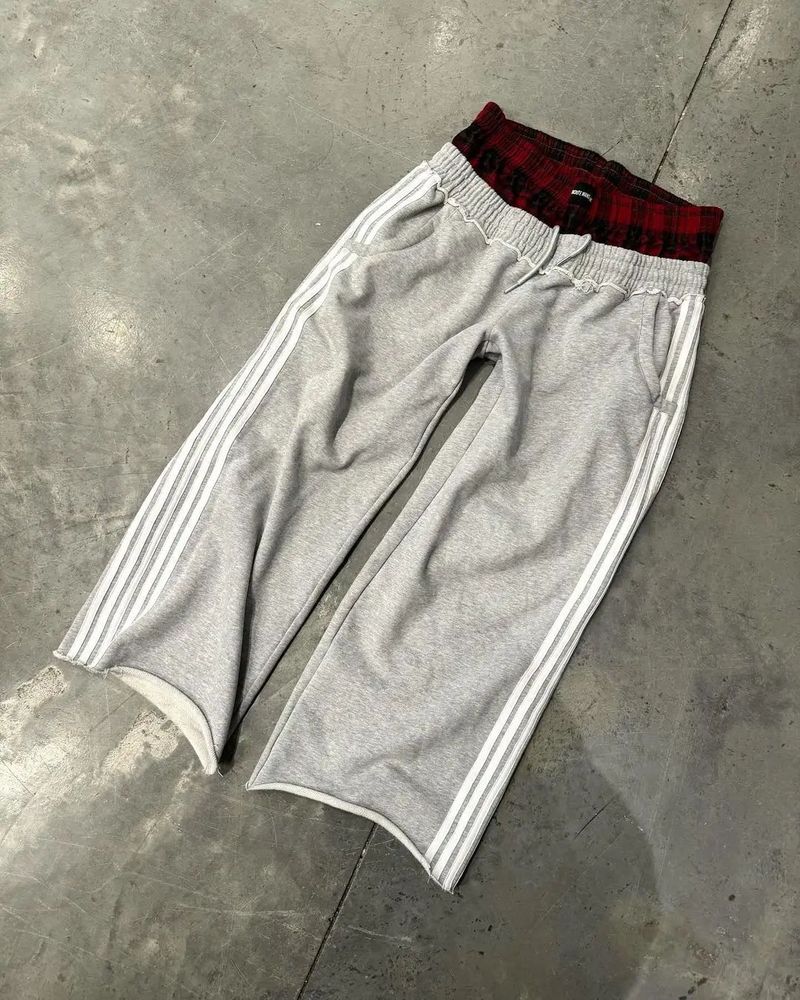 Pantalon de sport décontracté pour homme avec trois barres sur le côté, à carreaux, pantalon de survêtement droit à jambe large confortable et ample, tendance de la rue_voghion.com