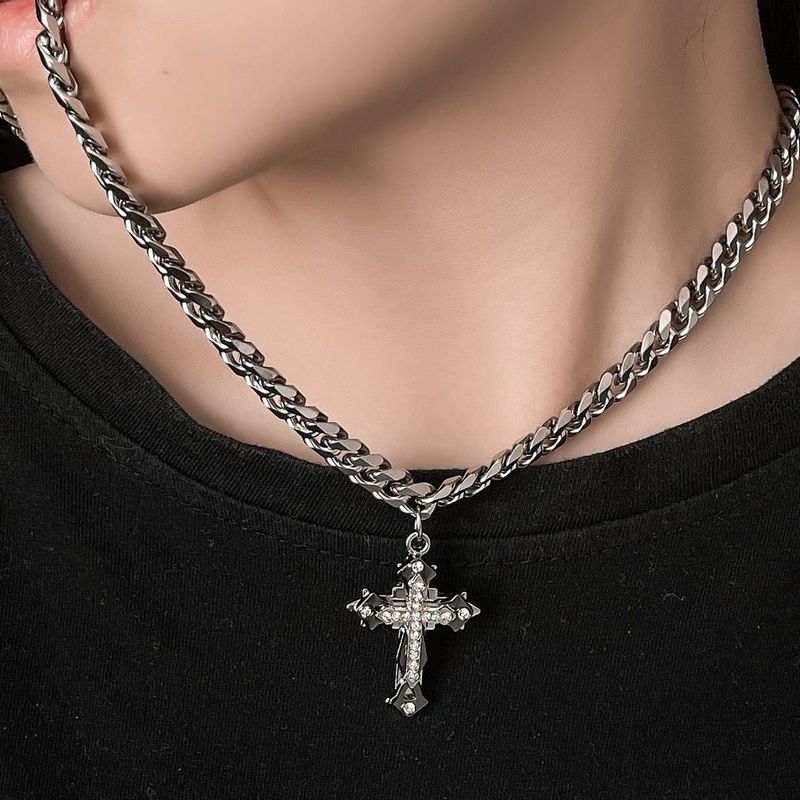 New Style Cuban Spliced Diamond Cross Pendant Necklace For Men Hip-Hop Versatile Couple Clavicle Chain Accessory_voghion.com