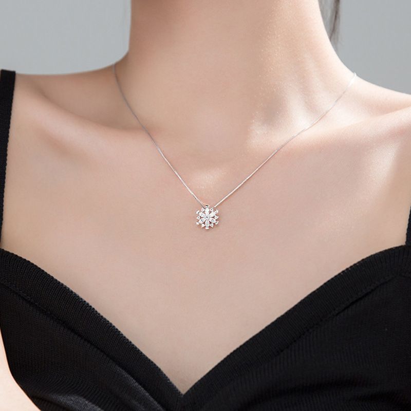 VENUS  Sterling Sier Snow Flower Shape Zircon Necklace Women Fashion Pendant Necklaces Jewelry Cute Access                 s_voghion.com