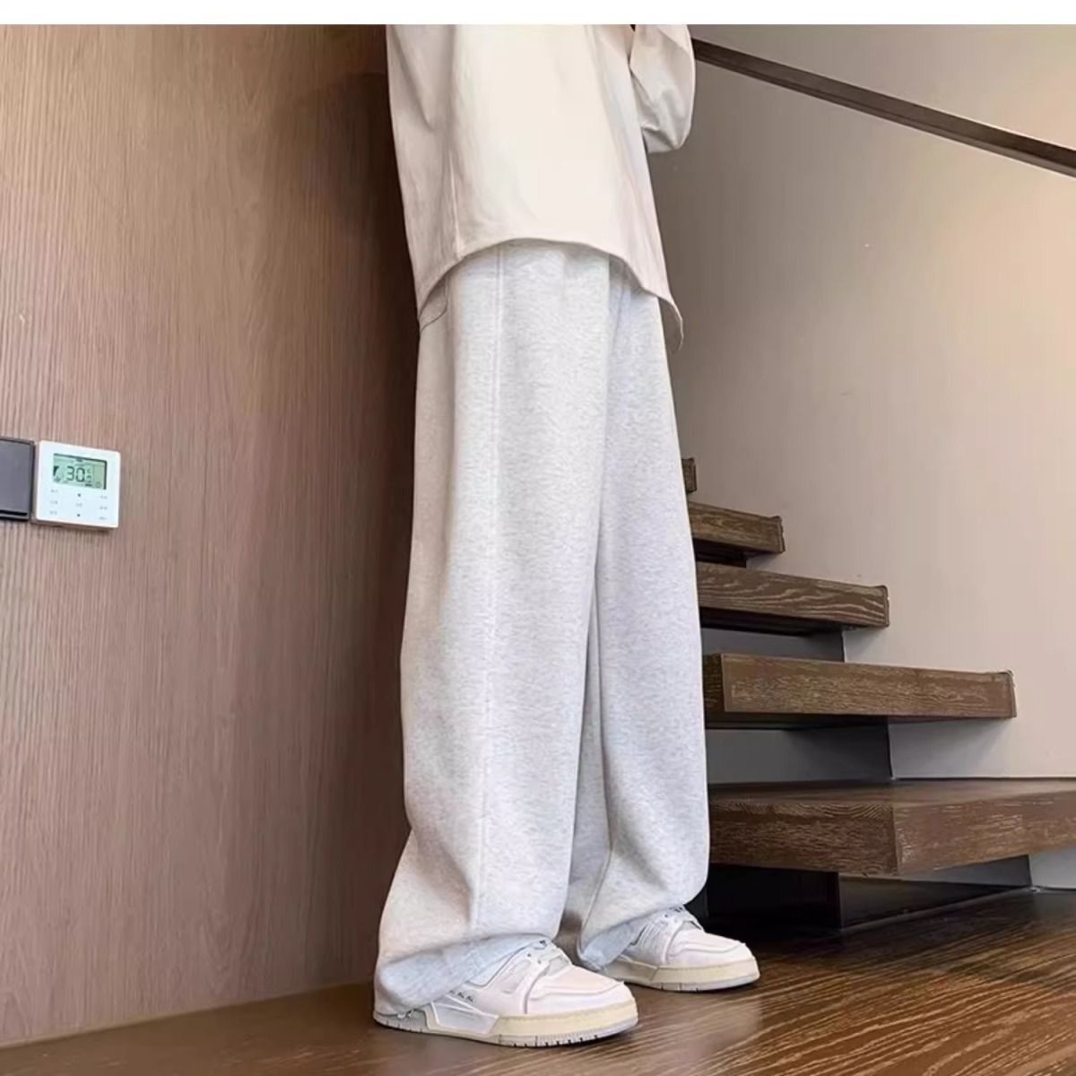 Trendige Oversize-Jogginghose – Locker sitzende Jogginghose für Herren, bequem wie auf der Straße, fürs Fitnessstudio und die Freizeit (Schwarz/Grau/Weiß, Größen M-3XL)_voghion.com