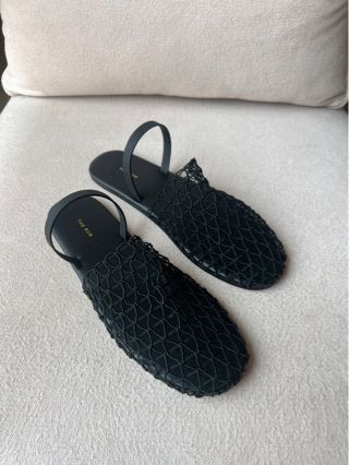 Therow Frühjahr/Sommer Neue einzigartige gewebte Baotou Römersandalen für Damen, hohl, atmungsaktiv, flache Unterseite, modische Muller-Schuhe_voghion.com