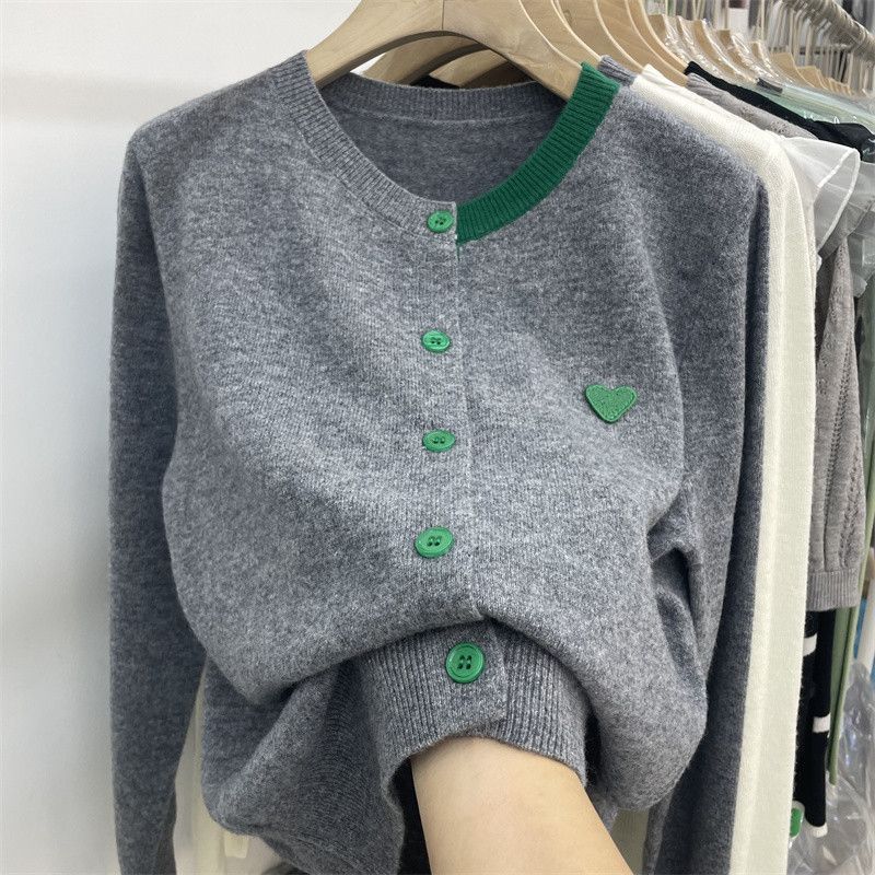 Damenbekleidung im japanischen Stil, V-Ausschnitt, Color-Block-Cardigan – Übergroßer Strickpullover mit Herzmuster (Weiß, Grün, Grau), Einheitsgröße_voghion.com