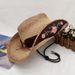 Handgewebter Cowboyhut aus Raffiagras mit Sonnenschutz und gerolltem Rand, bestickter Strohhut_voghion.com