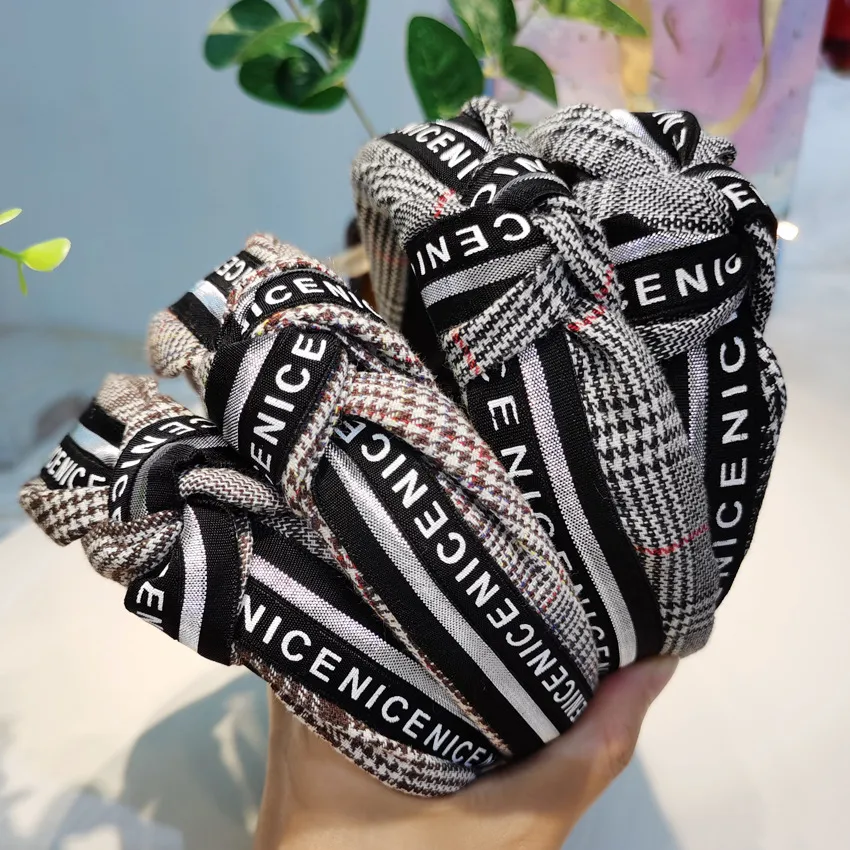 2020 New Korean Stripe Fashion Knot Classic Plaid Wide Edge Facial Trimming Compression Headband_voghion.com