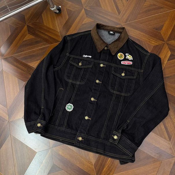 Vintage Denim Trucker Jacke – Unisex Distressed Oversized Mantel mit klassischem Kragen für Retro Streetwear_voghion.com