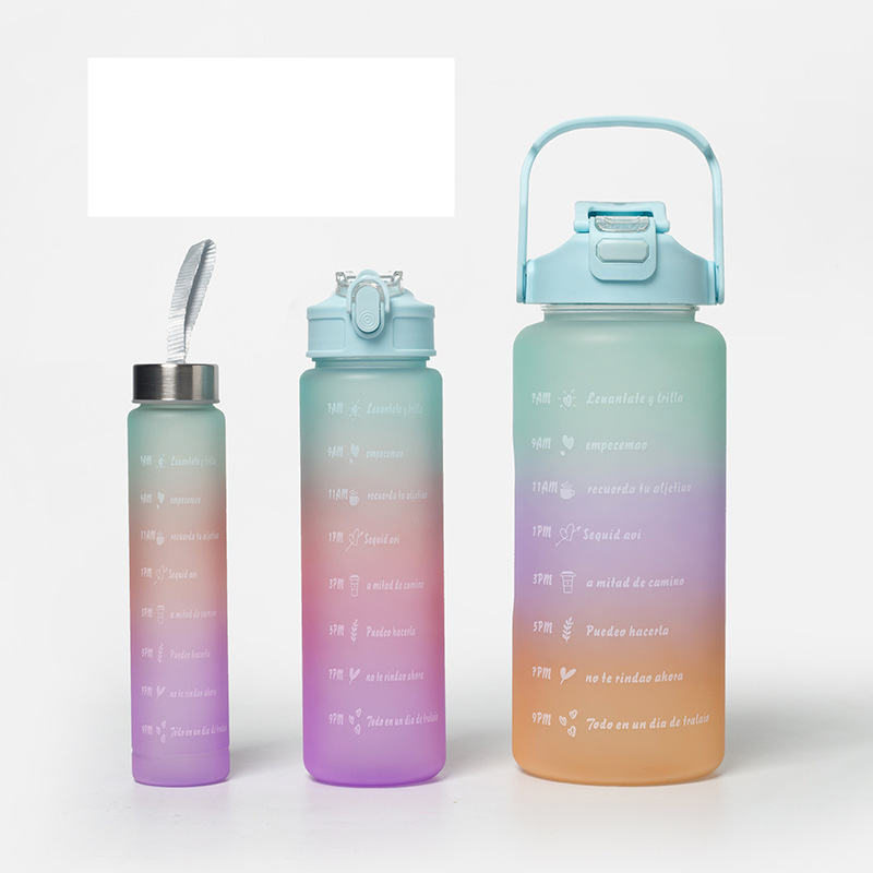 Gobelet en plastique de couleur dégradée, tasse d'eau en trois pièces, résistant aux hautes températures, bouilloire de sport en plein air, bouteille d'eau en plastique portable_voghion.com