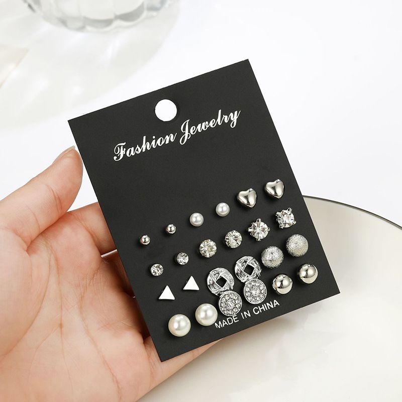 Dziewięć par perłowych kolczyków z motywem motyla w kształcie liścia i pięcioramiennej gwiazdy, w tym samym modelu, kolczyki gwiazd internetu_voghion.com