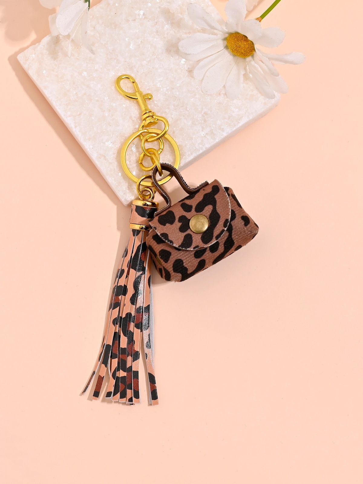 Portachiavi regalo con ciondolo per auto con borsa alla moda e nappa con stampa leopardata_voghion.com