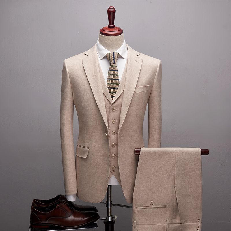 Costum bărbătesc business casual bej, costum de trei piese pentru mire, cavaler de onoare, costum de banchet pentru nuntă_voghion.com