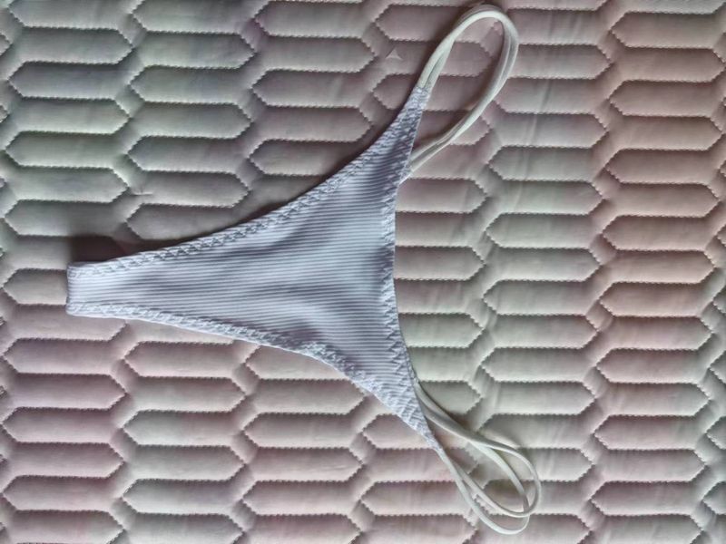 2025d New Fine Ribbed Cotton Women's Sexy Thong With Thin Straps Comfortable Breathable G-string_voghion.com
