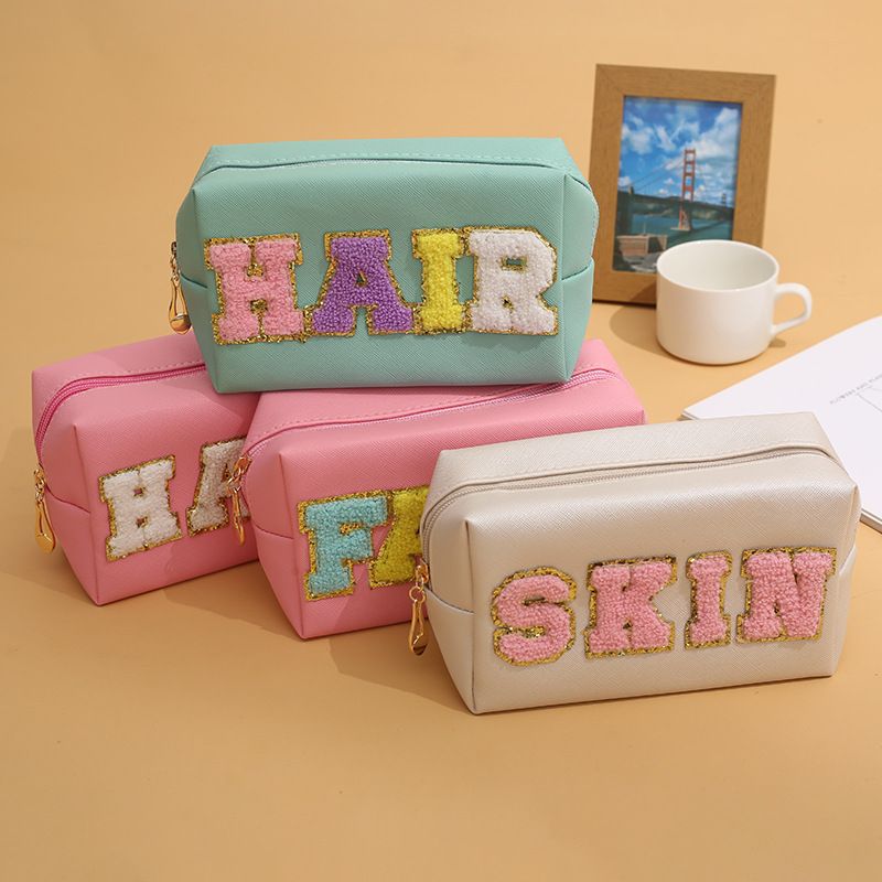 Sacs pour femmes Nouveau sac à cosmétiques Grande capacité Sac de rangement pour cosmétiques Lettre Portable Étanche Multifonctionnel Trousse de toilette Voyage Portable_voghion.com