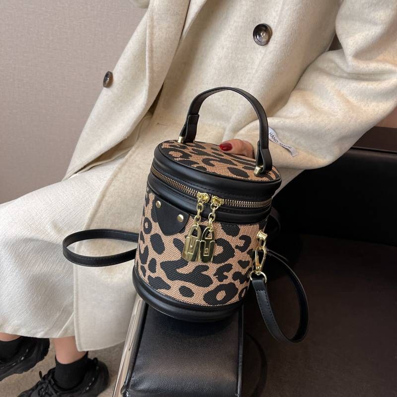 Eine stylische Damenhandtasche mit Leopardenmuster, süße Umhängetasche für Damen_voghion.com