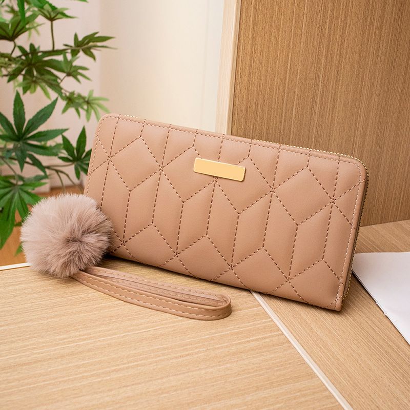 Lange, gesteppte Clutch für Damen mit Stickereien und Pailletten – Münzbörse mit mehreren Kartenfächern (abnehmbarer Pom-Pom-Schlüsselanhänger)​​_voghion.com