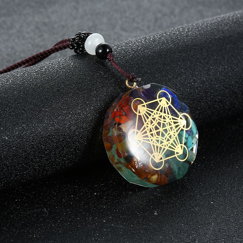 Collier avec pendentif en améthyste naturelle, forme hexagonale, forme cuboïde, forme de colonne, bijou_voghion.com
