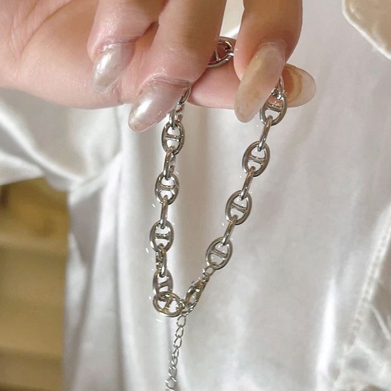 Bracciale in argento con naso di maiale per donna, lusso di alta gamma, stile minimalista, design di nicchia, elegante e versatile, il migliore_voghion.com