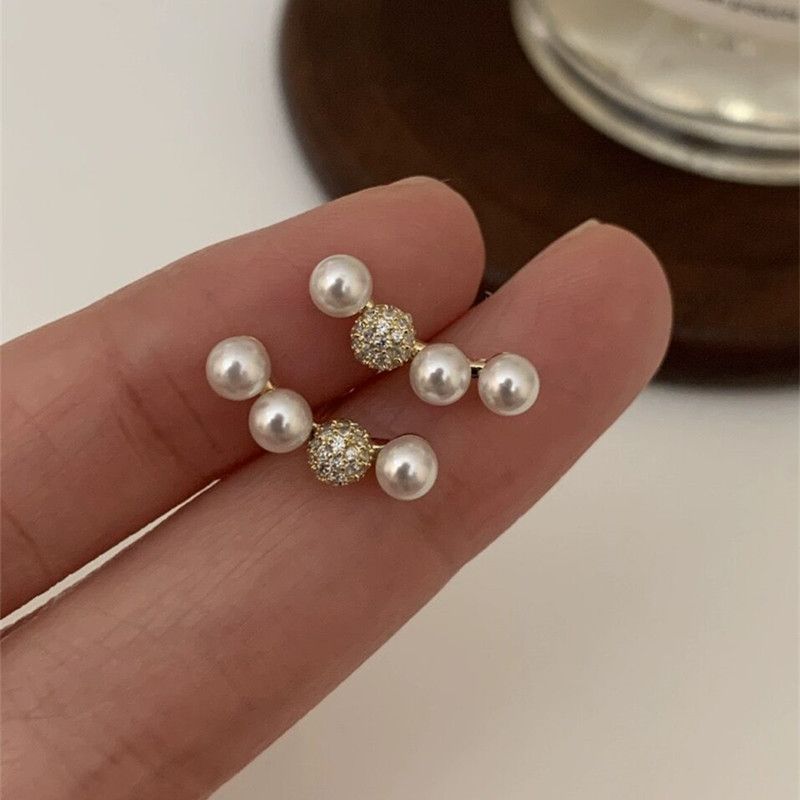 Design di nicchia, orecchini di perle sorridenti, piercing all'orecchio, non c'è bisogno di toglierli quando si dorme, lusso leggero e orecchini semplici, aghi d'argento_voghion.com