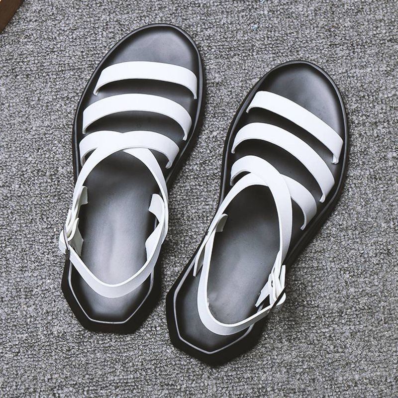 Sandales romaines d'été polyvalentes pour hommes, chaussures de plage décontractées en cuir, édition coréenne, tendance britannique, fond plat_voghion.com