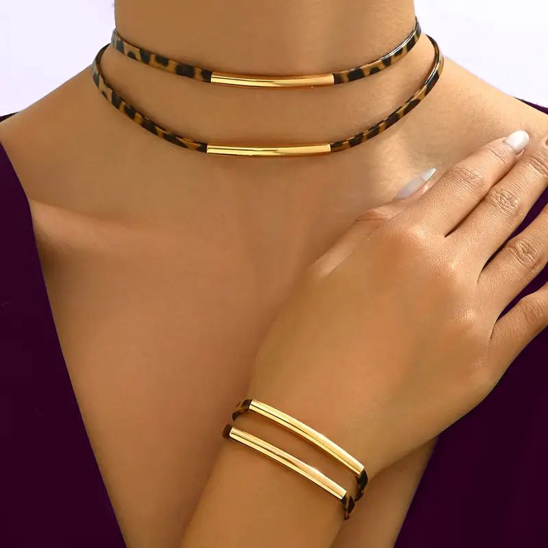 Women’s Jewelry Set Fashion Leather Leopard Print Double Layer Sticker Neck Collar Bracelet Set Retro Charm Metal Tube Decoration Fashion Punk_voghion.com