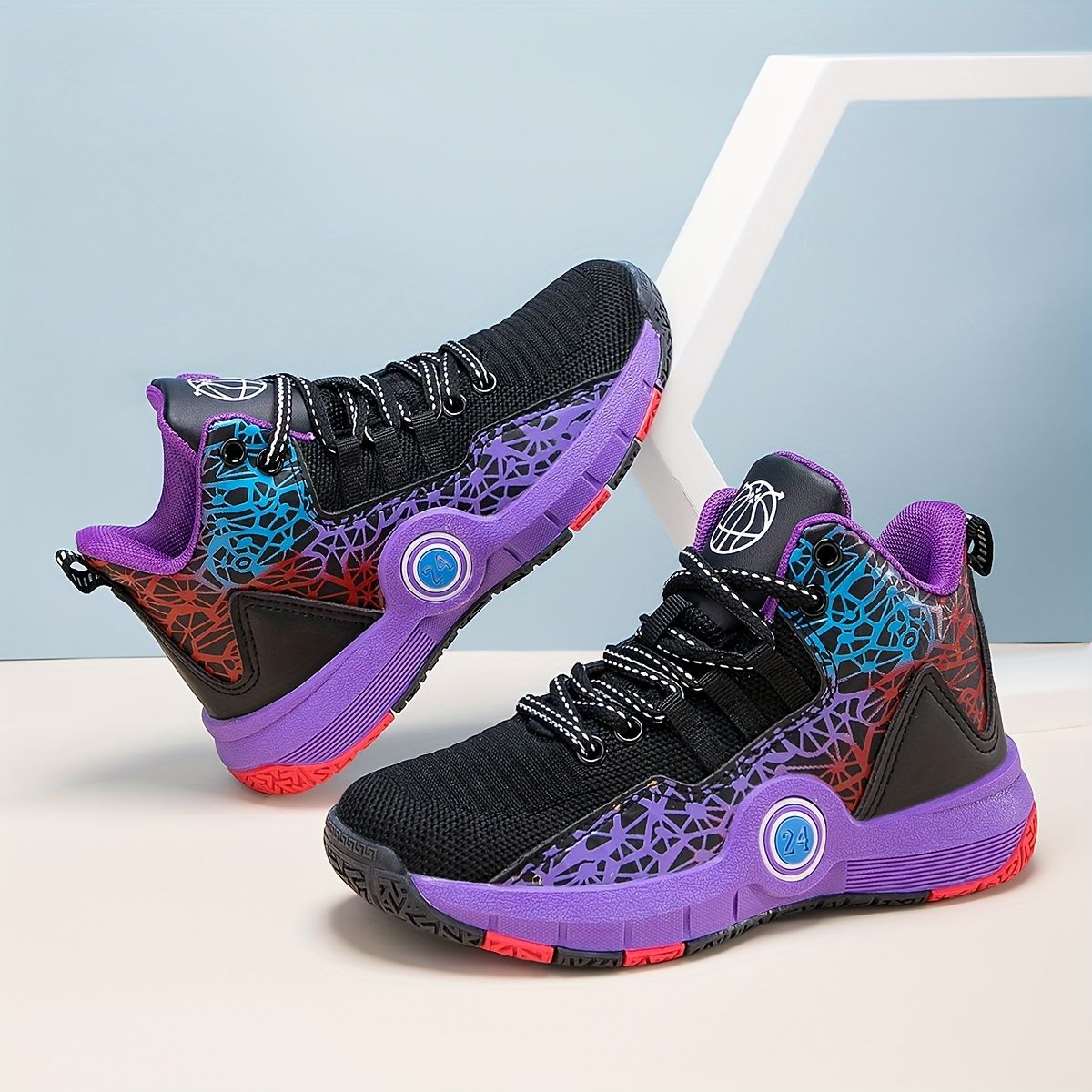 Madingi berniukų krepšinio bateliai, patogūs neslystantys suvarstomi, kvėpuojantys laisvalaikio sportbačiai, skirti vaikų veiklai lauke_voghion.com