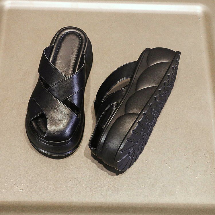 Silberne Plateau-Sandalen mit geschlossener Spitze für Damen – 2025 Sommer-Sandalen mit bequemer dicker Sohle, modische Hausschuhe mit weichem Polster für den Außenbereich_voghion.com