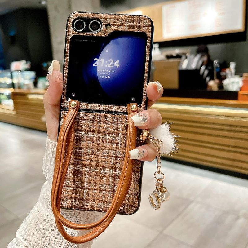 Stilīgs austs raksts, kas piemērots Samsung Galaxy Z Flip5 salokāmajam ekrānam, pārnēsājamam ādas virves aizsargapvalkam_voghion.com