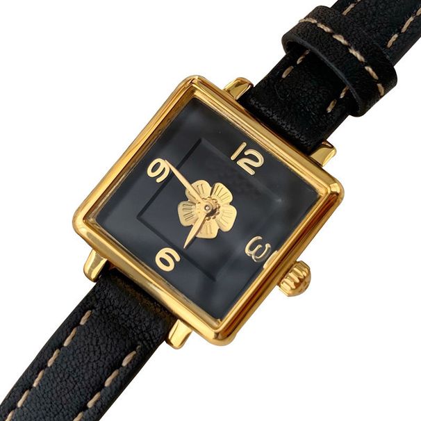 Nuovo orologio da donna alla moda semplice e quadrato piccolo con quadrante al quarzo a forma di cubo di zucchero della serie CASS_voghion.com