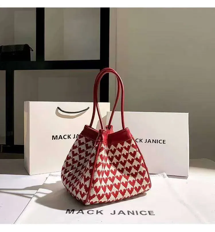 Gestrickte Beuteltasche: Hochwertige, strukturierte Leder-Modehandtasche für Damen_voghion.com