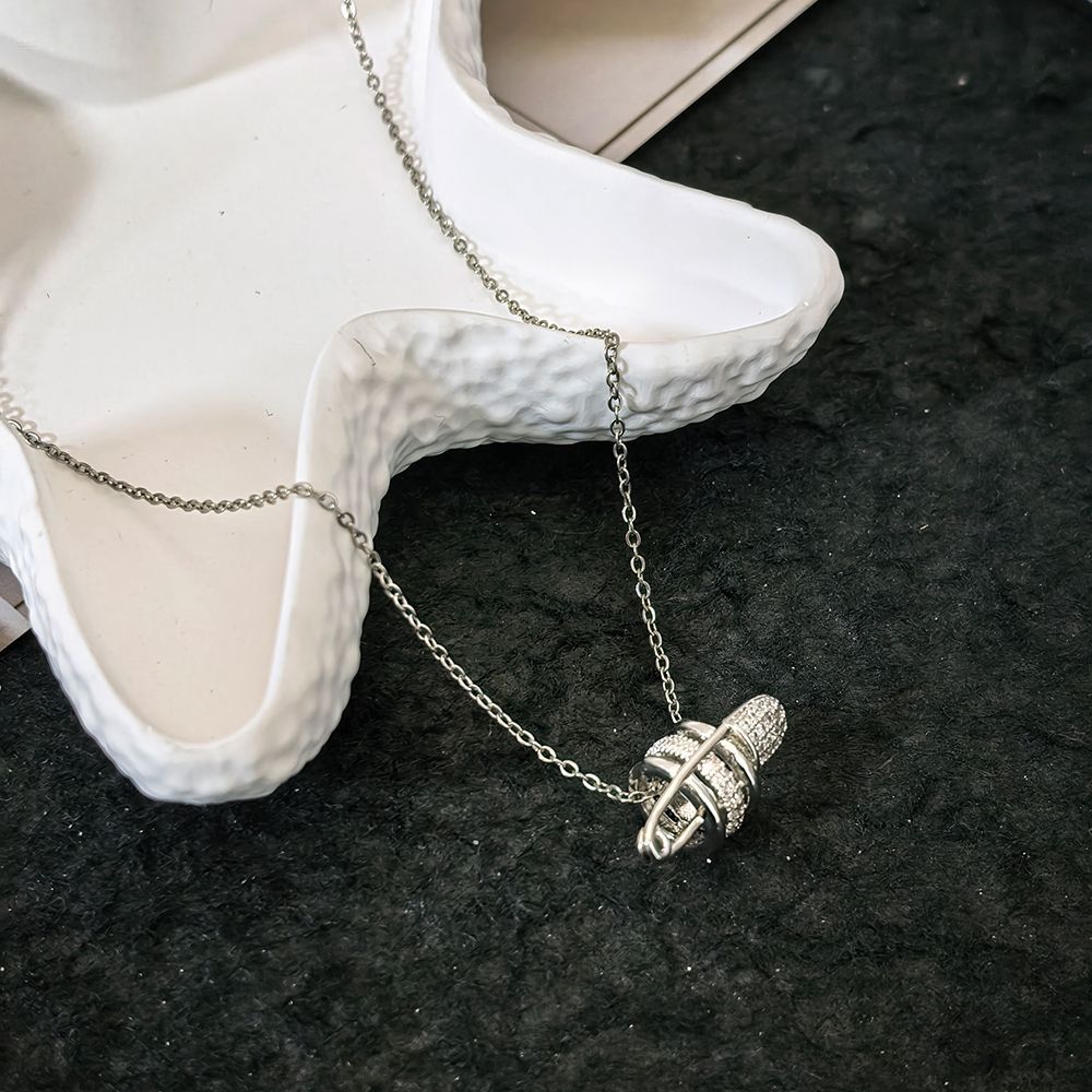 Fashion Multi-Loop Non-Fading Safety Pin Necklace Paperclip Clavicle Chain Niche Personality Temperament Choker Gift For_voghion.com