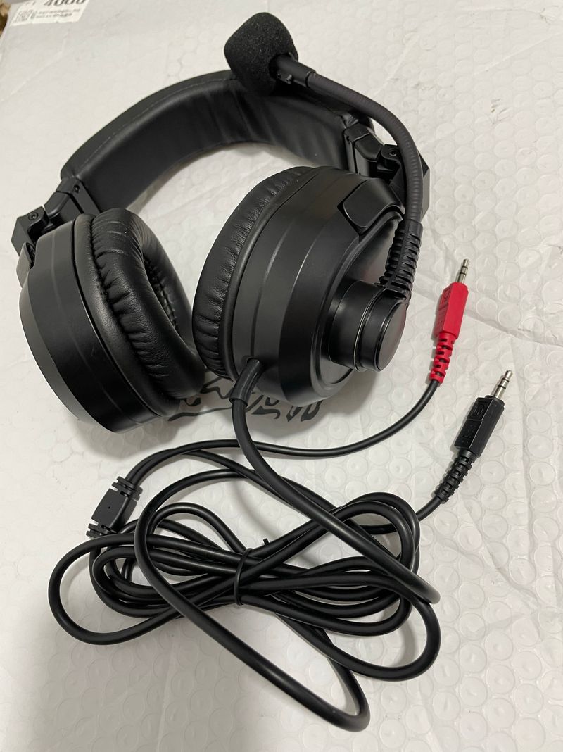 Bilaterales Headset des Regisseurs, M-Stange, kann um 270 Grad gedreht werden, Plaid, nicht Clip, faltbare Größe, Carnong-Stecker_voghion.com