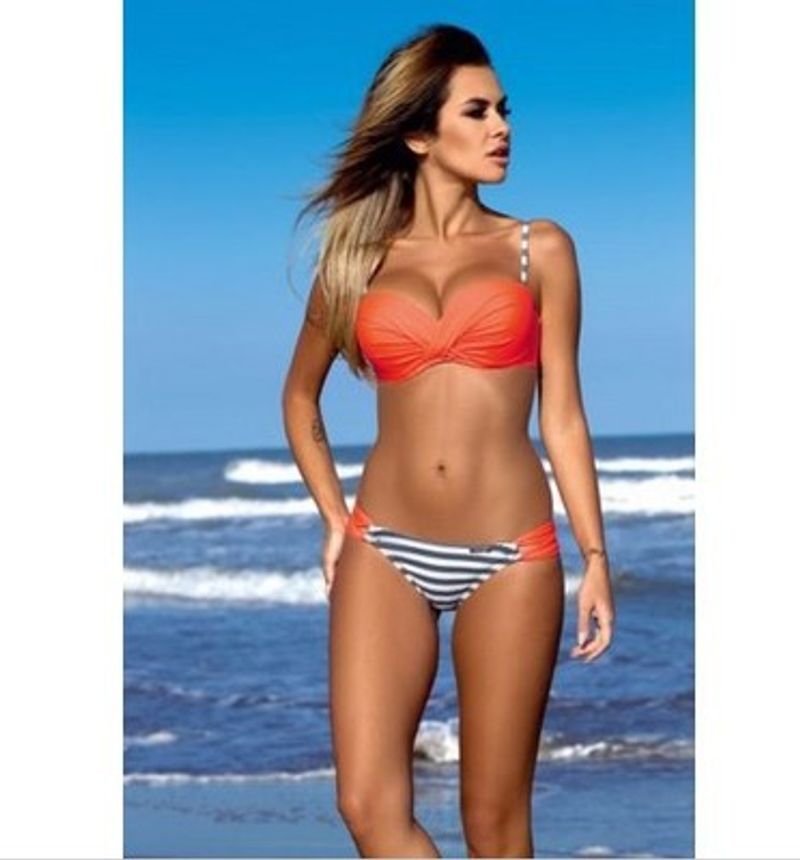 Naisten vaatteet Uusi halkiobikini-uimapuku Karkkivärinen bikini-uimapuku_voghion.com