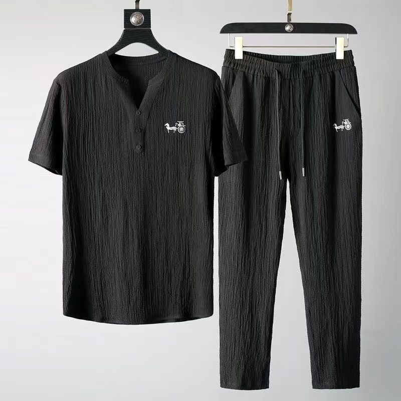 2025 Novo Terno Esportivo Fino Masculino Verão Estilo Chinês De Alta Qualidade Decote Em V Bordado Casual Manga Curta Conjunto de Duas Peças_voghion.com