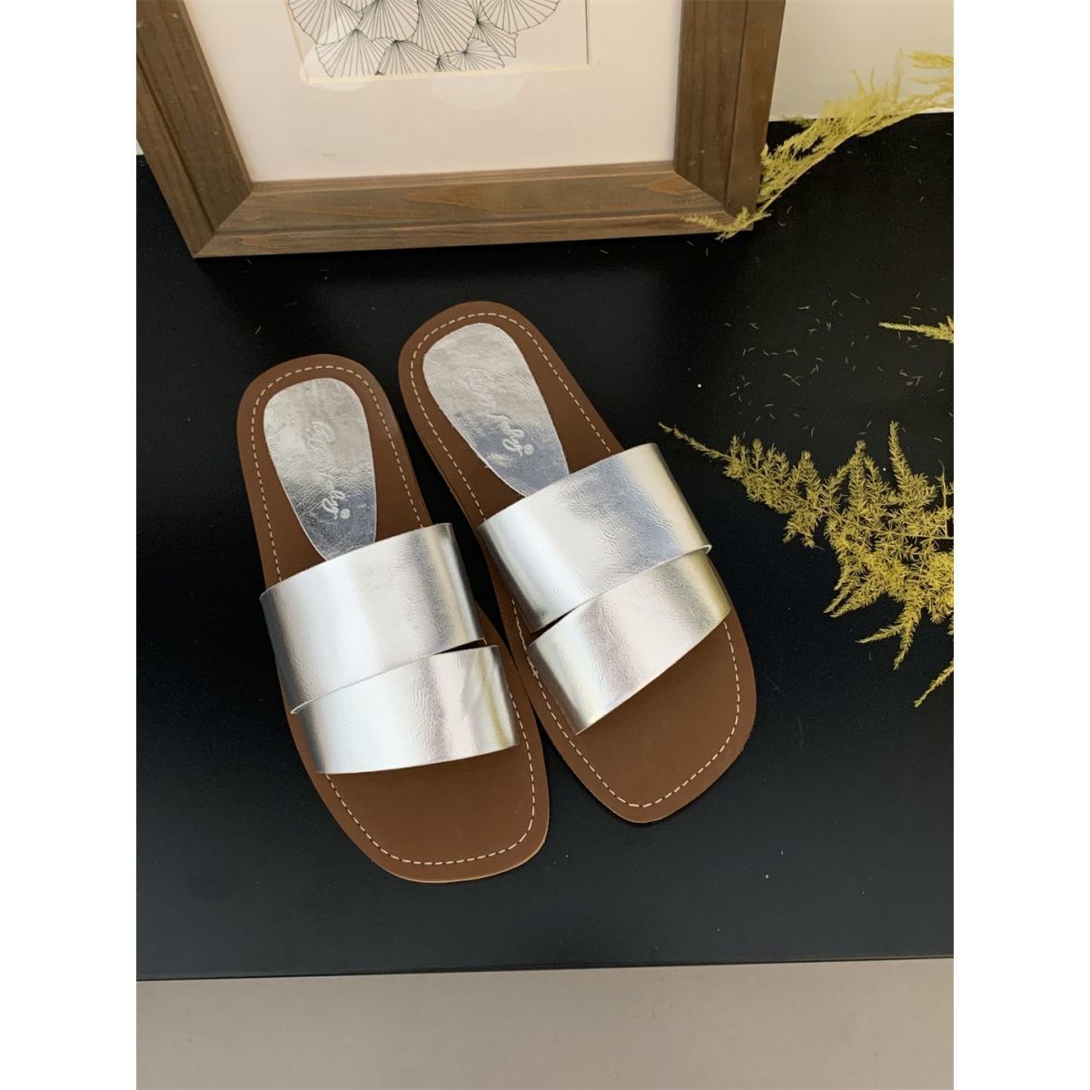 Rahvahulga loodud disain kandiliste avatud ninaosadega lamedate sussidega naistele suvel, haldjasstiilis, mereäärsel puhkusel või rannas kandmiseks_voghion.com