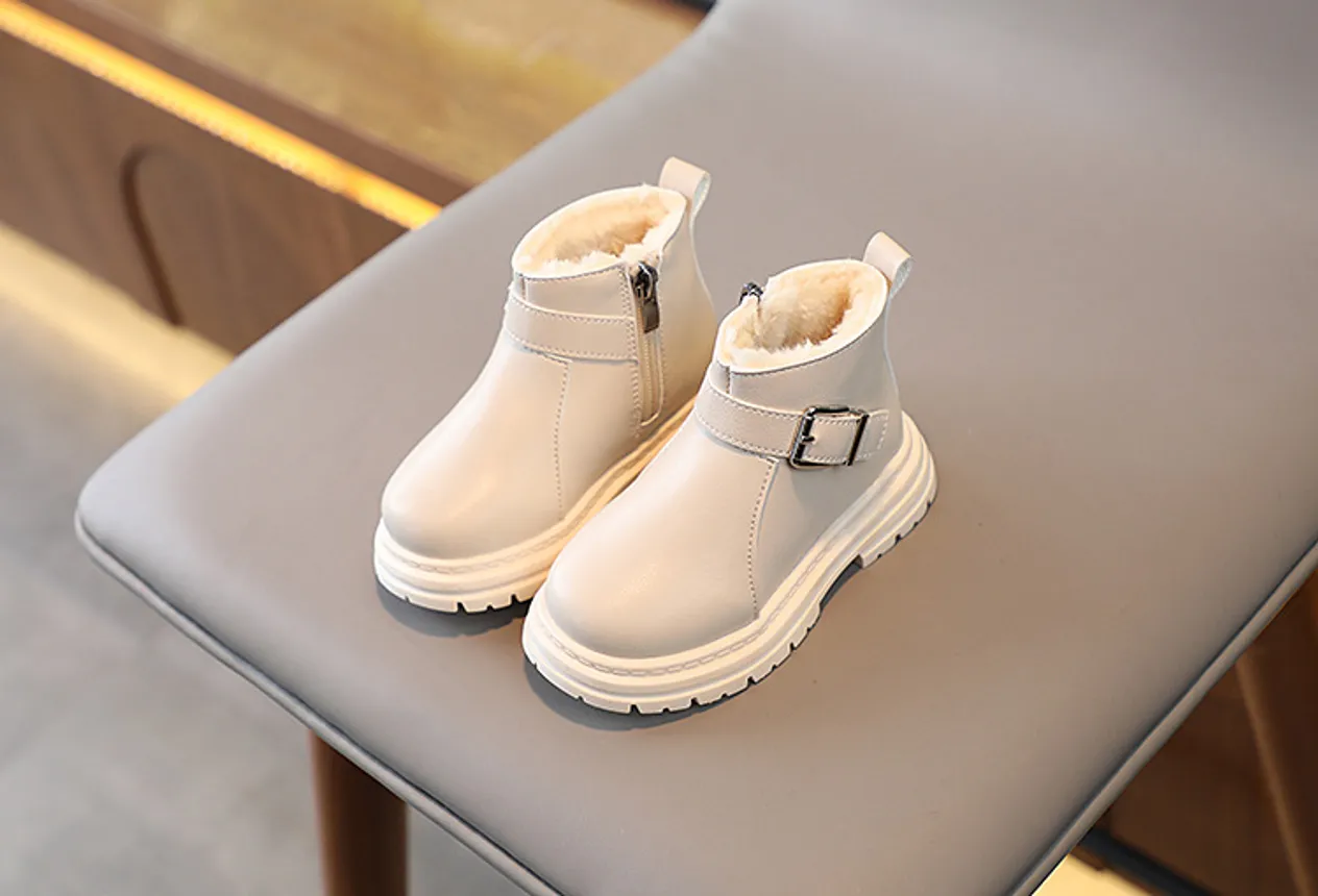 Kids' shoes winter velvet fashion British short boots boys' fashion boots girls soft sole warm cotton boots buckle_voghion.com