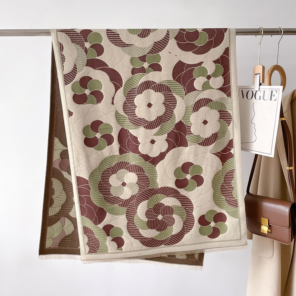 Nuovo Camellia Autunno/Inverno Caldo con Stile Semplice per Mantello da Viaggio Esterno e Sciarpa Premium a Doppio Uso da Donna_voghion.com