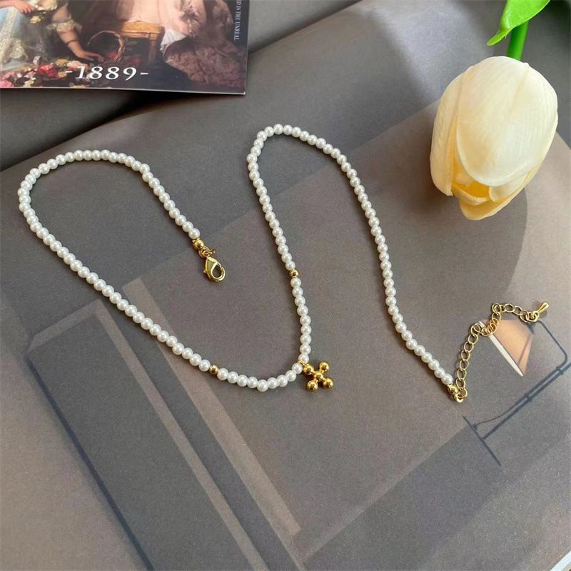  simple and personalized black beaded cross necklace light luxury niche high-end fashion neck chain clavicle chain for women_voghion.com