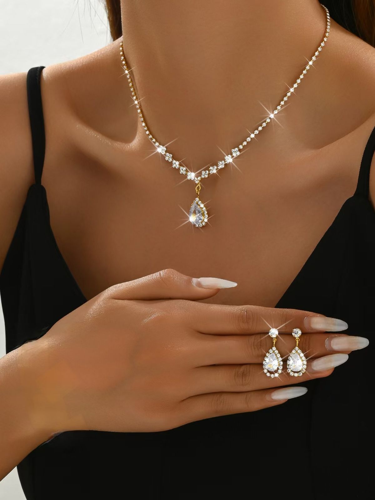 Set di gioielli da sposa con collana, orecchini e bracciale a goccia in zircone con diamanti pieni._voghion.com